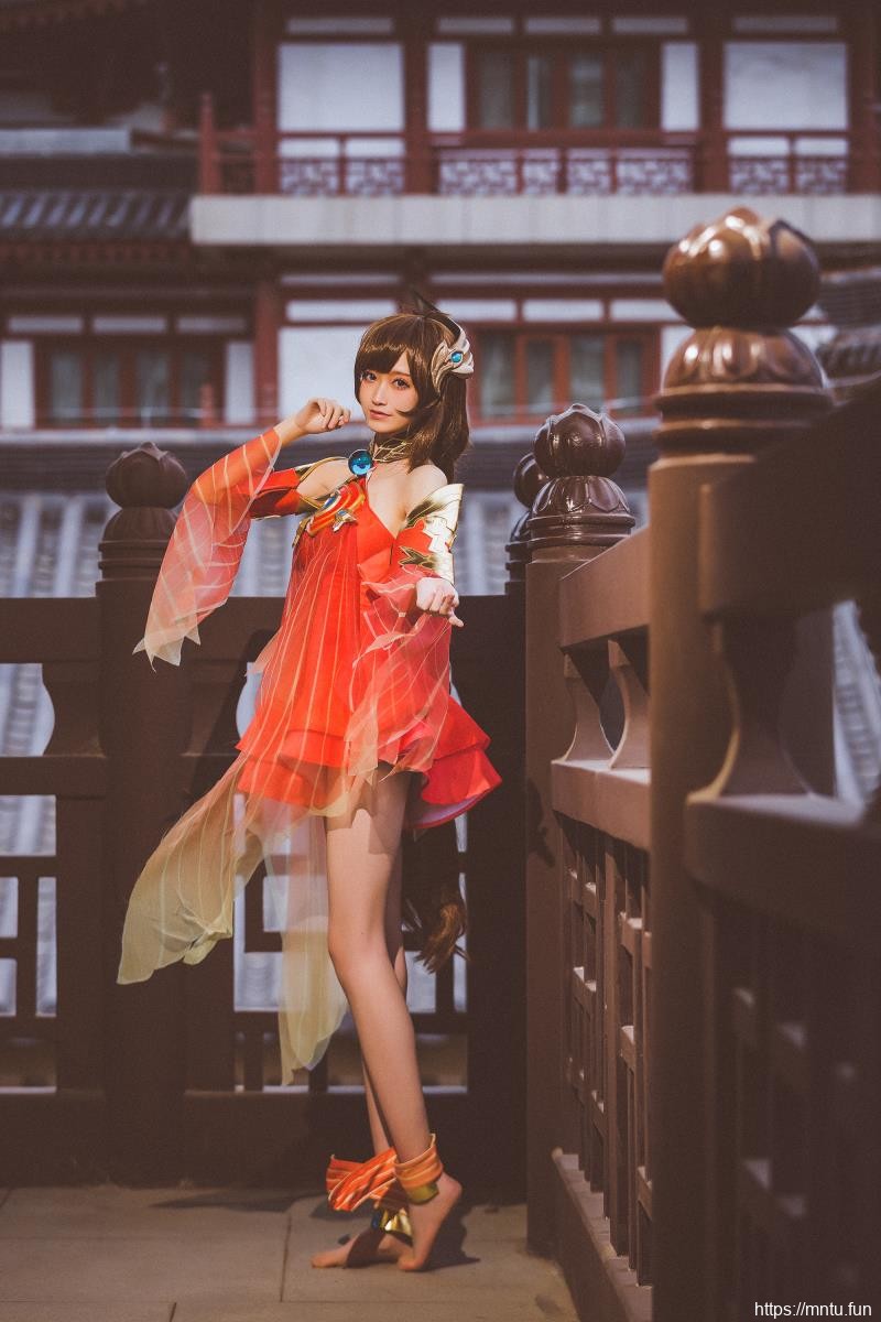 時雨不迟古风COSPLAY王者荣耀大乔裸足美腿