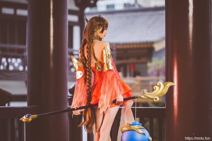 時雨不迟古风COSPLAY王者荣耀大乔裸足美腿