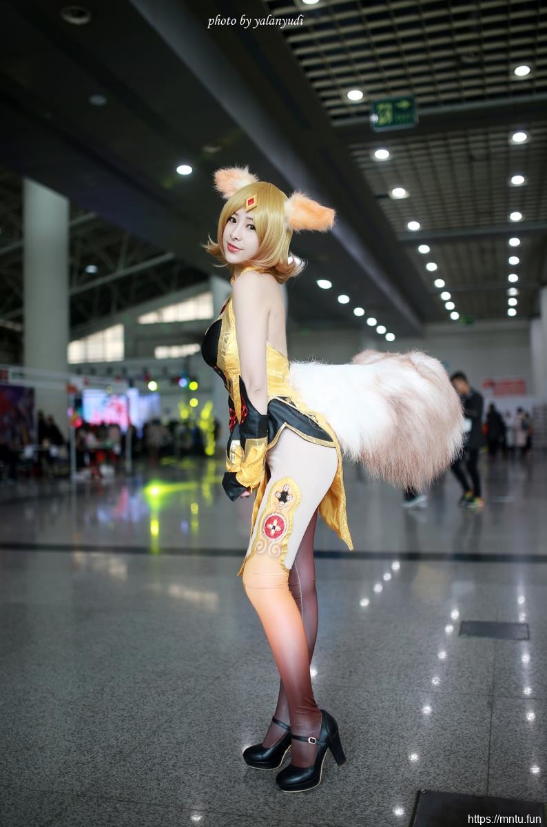 COSER九尾喵i小小暮COSPLAY王者荣耀妲己