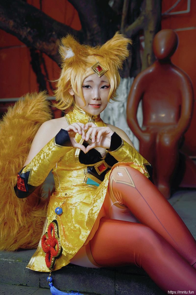 COSER九尾喵i小小暮COSPLAY王者荣耀妲己