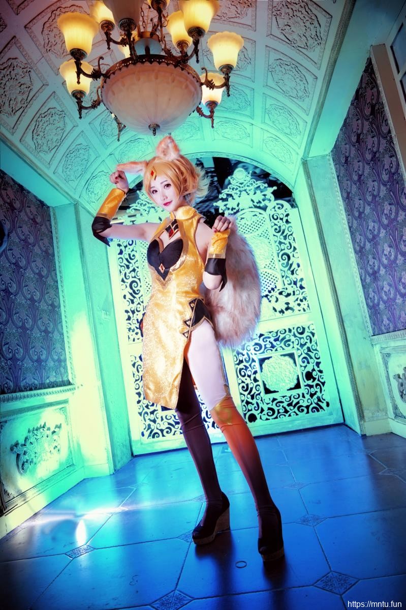 COSER九尾喵i小小暮COSPLAY王者荣耀妲己