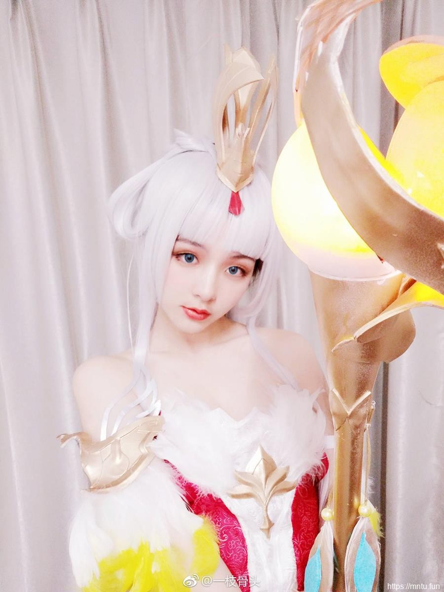 一枝骨头COSPLAY王者荣耀王昭君凤凰于飞