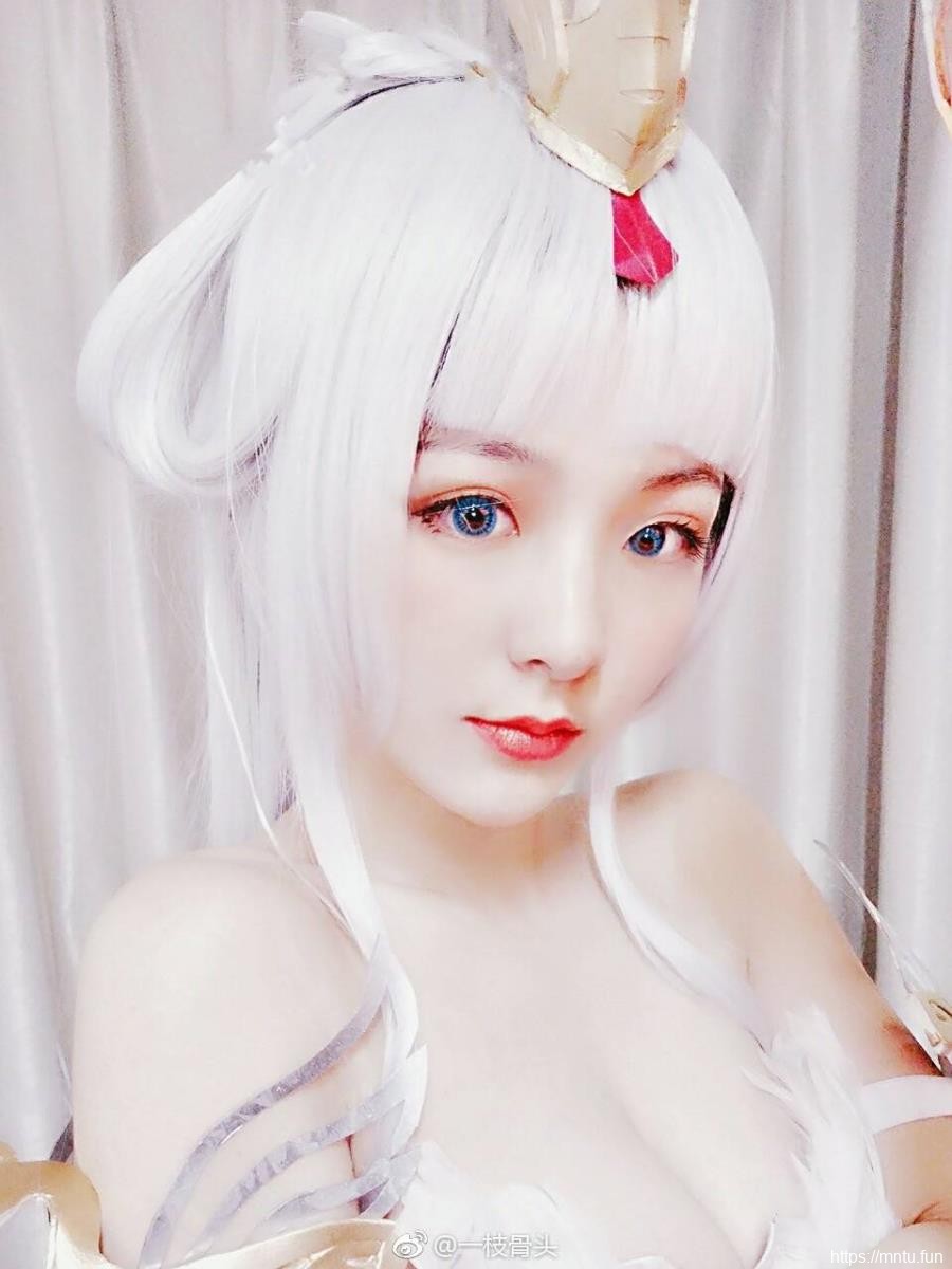一枝骨头COSPLAY王者荣耀王昭君凤凰于飞