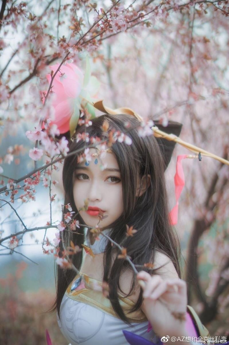 吃土少女COS王者荣耀貂蝉 想欣赏妾身的舞姿吗