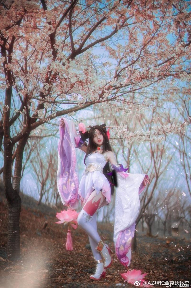 吃土少女COS王者荣耀貂蝉 想欣赏妾身的舞姿吗