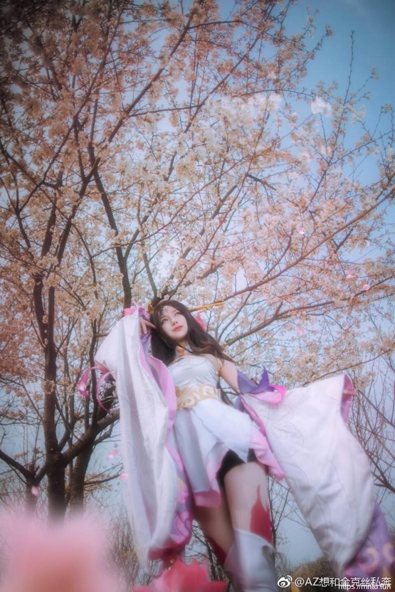 吃土少女COS王者荣耀貂蝉 想欣赏妾身的舞姿吗