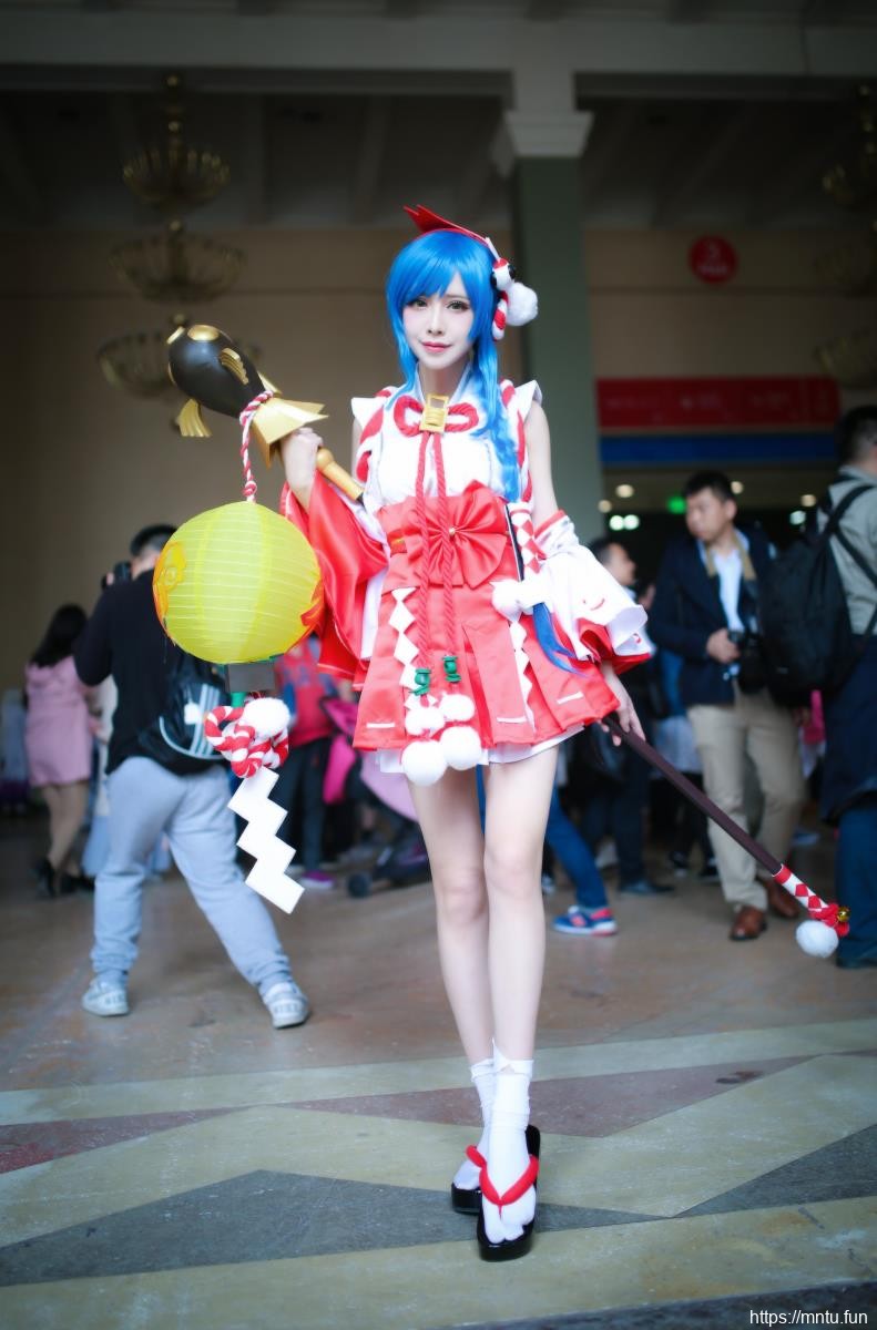 绝色美女桃昔cos王者荣耀大乔伊势巫女