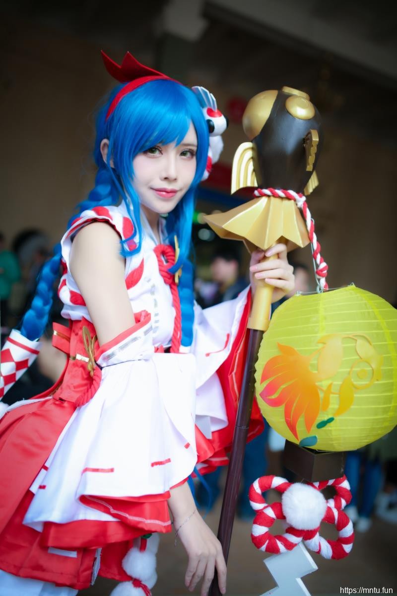 绝色美女桃昔cos王者荣耀大乔伊势巫女