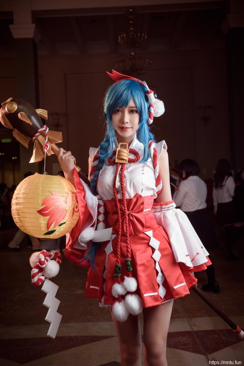 绝色美女桃昔cos王者荣耀大乔伊势巫女