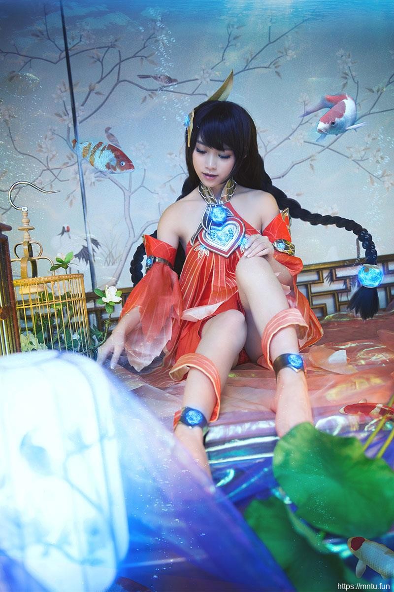 绝色美女桃昔cos王者荣耀大乔伊势巫女