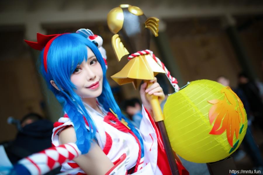 绝色美女桃昔cos王者荣耀大乔伊势巫女