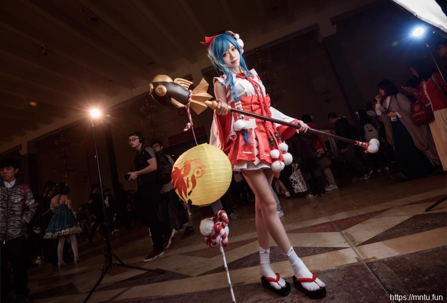 绝色美女桃昔cos王者荣耀大乔伊势巫女