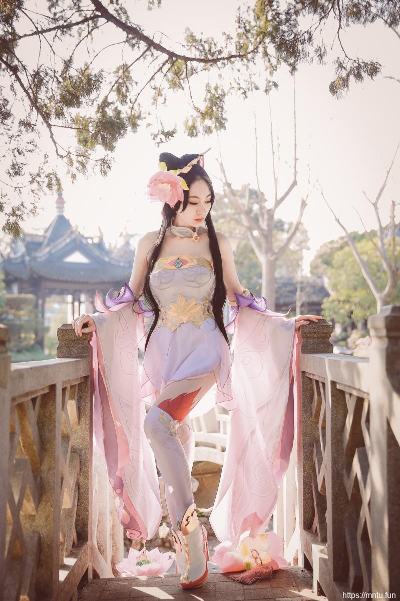 汪汪不给仙贝COS王者荣耀貂蝉 不要爱上妾身哦