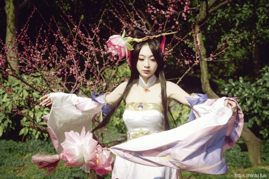 汪汪不给仙贝COS王者荣耀貂蝉 不要爱上妾身哦