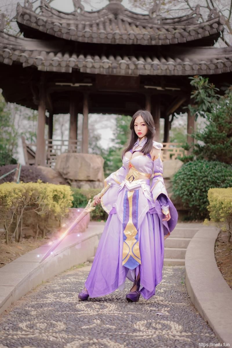 性感美女茶鸦COS王者荣耀紫霞仙子露娜