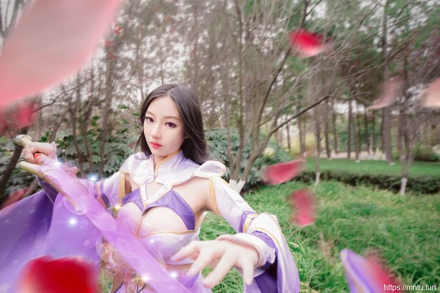 性感美女茶鸦COS王者荣耀紫霞仙子露娜