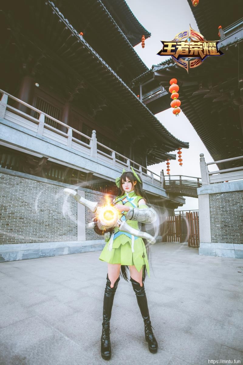 清纯小美女晓比比cos王者荣耀大小姐孙尚香