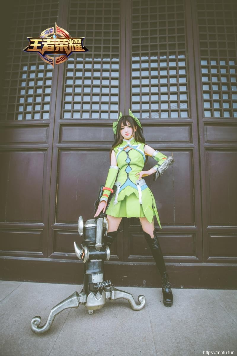 清纯小美女晓比比cos王者荣耀大小姐孙尚香