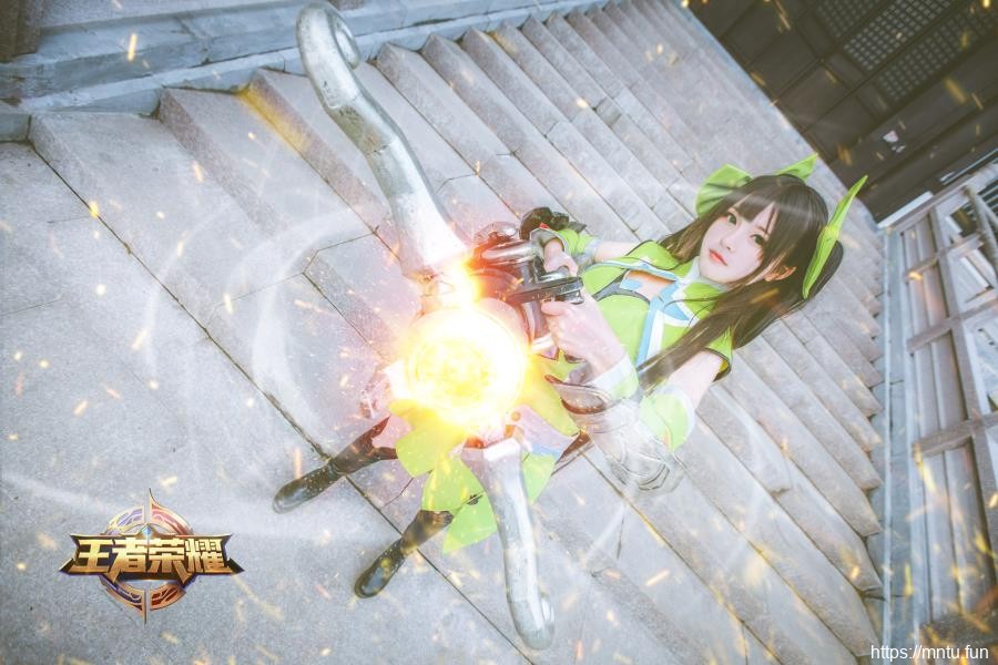 清纯小美女晓比比cos王者荣耀大小姐孙尚香