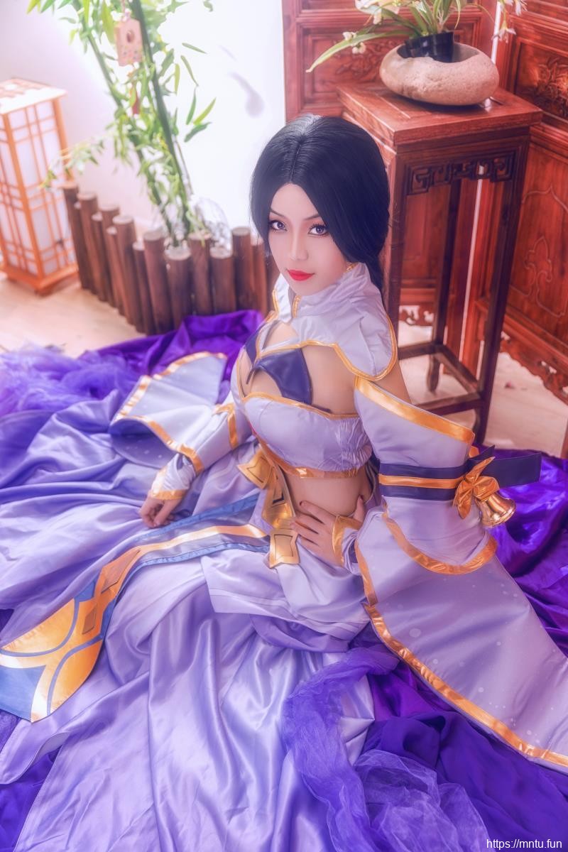 三钱三Yuri三三COS王者荣耀紫霞仙子露娜