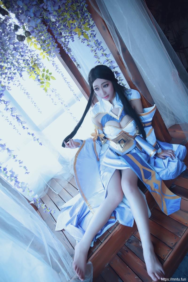 三钱三Yuri三三COS王者荣耀紫霞仙子露娜