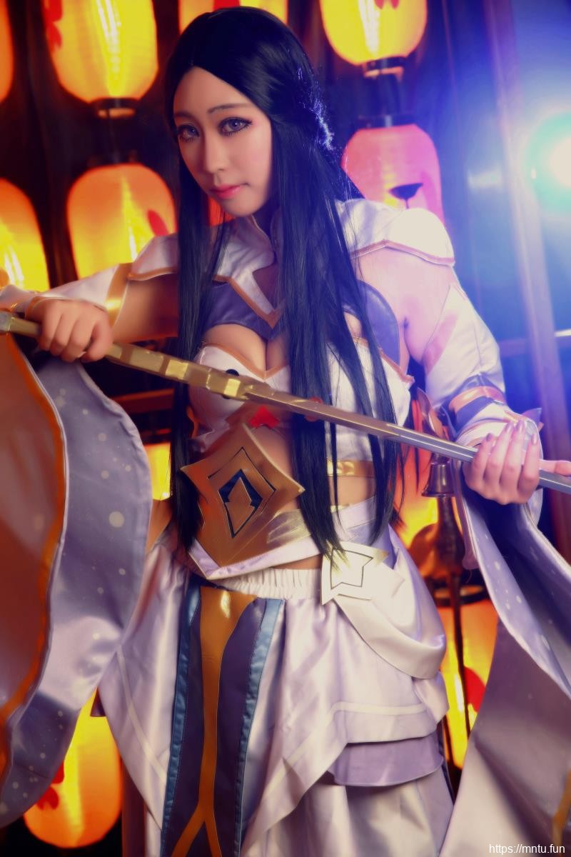 三钱三Yuri三三COS王者荣耀紫霞仙子露娜