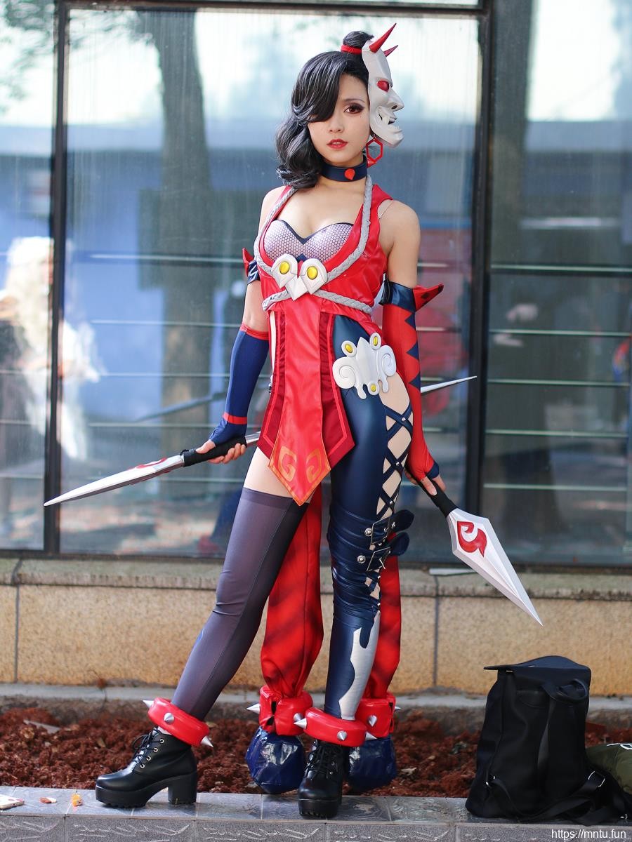 星星瓶酒卿COS王者荣耀杀神阿轲