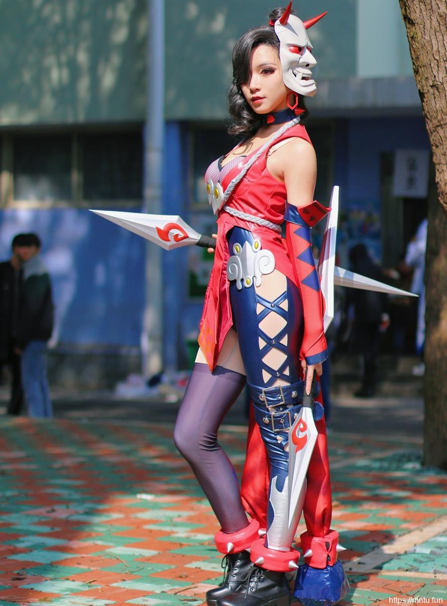 星星瓶酒卿COS王者荣耀杀神阿轲