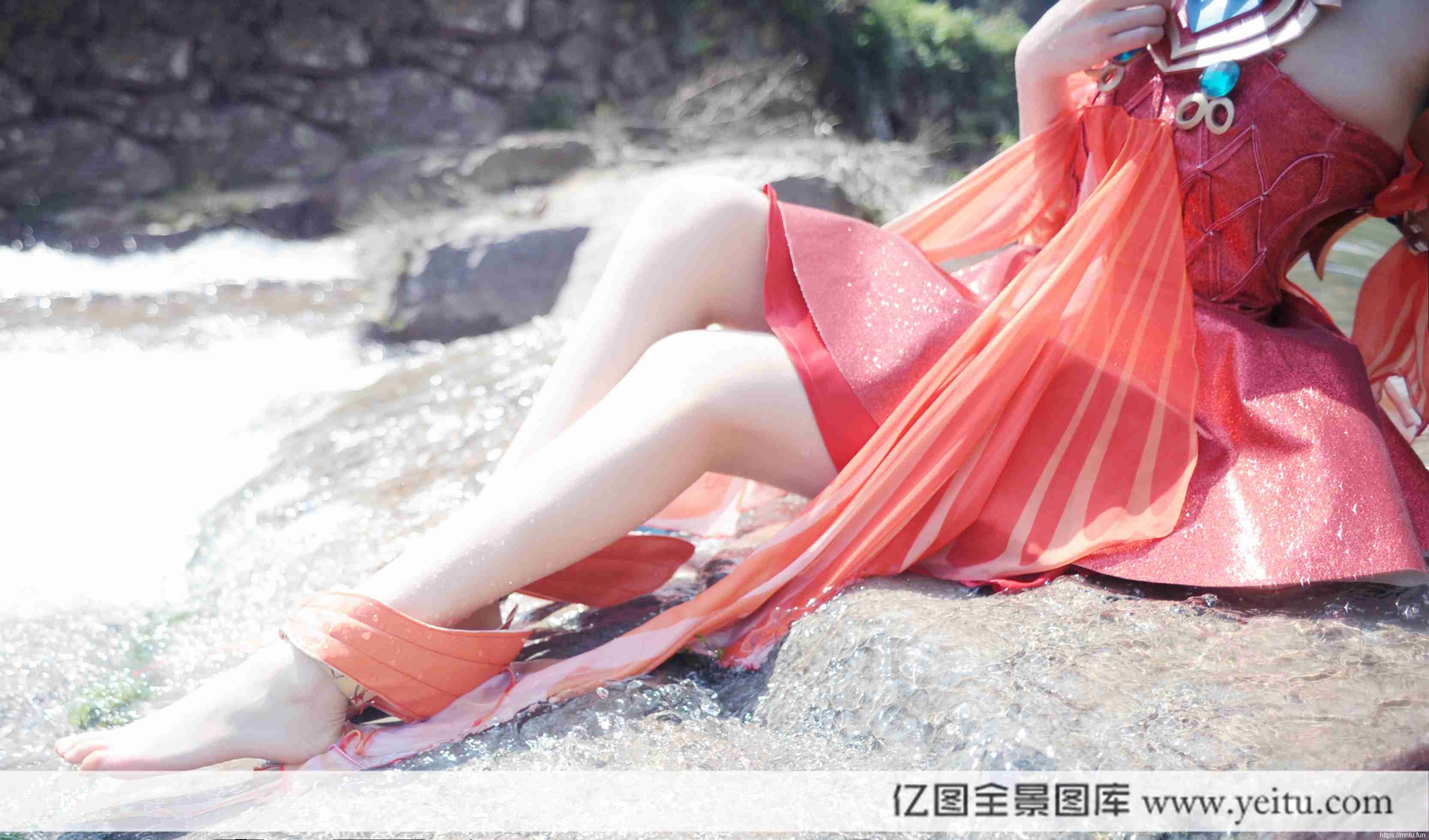 性感美女兔买买COSPLAY王者荣耀沧海之曜大乔