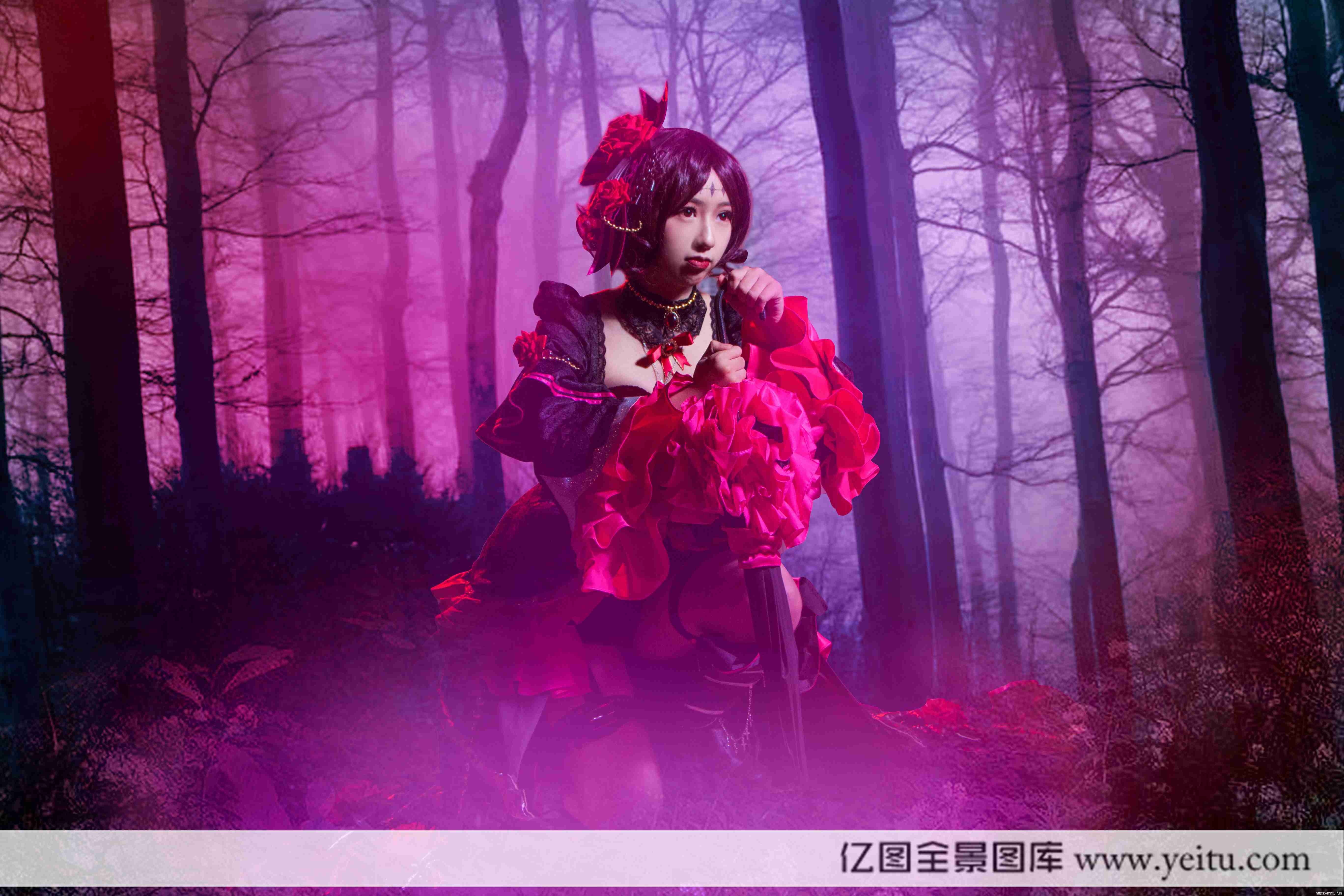 coser沐恩COSPLAY王者荣耀露娜哥特玫瑰