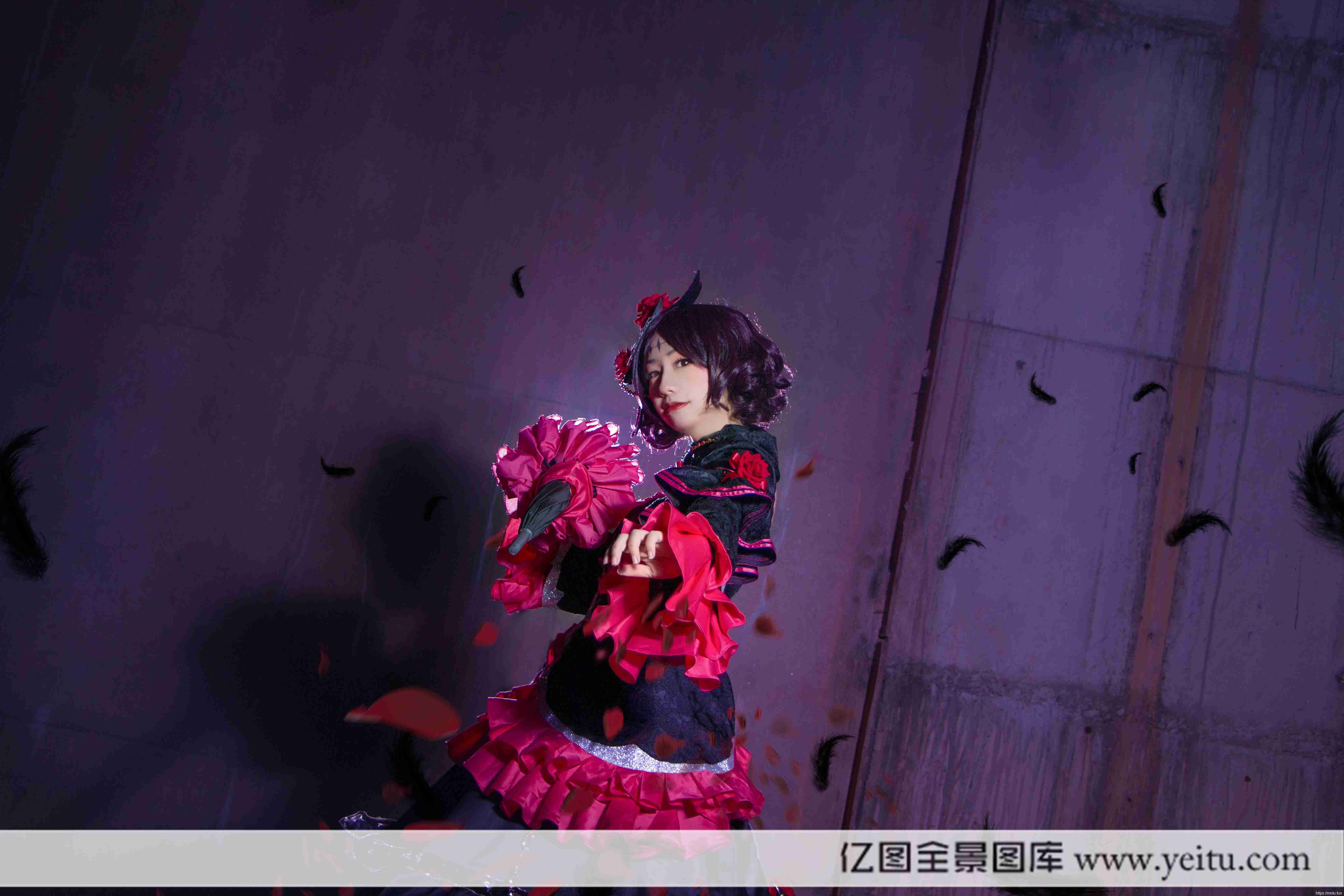 coser沐恩COSPLAY王者荣耀露娜哥特玫瑰