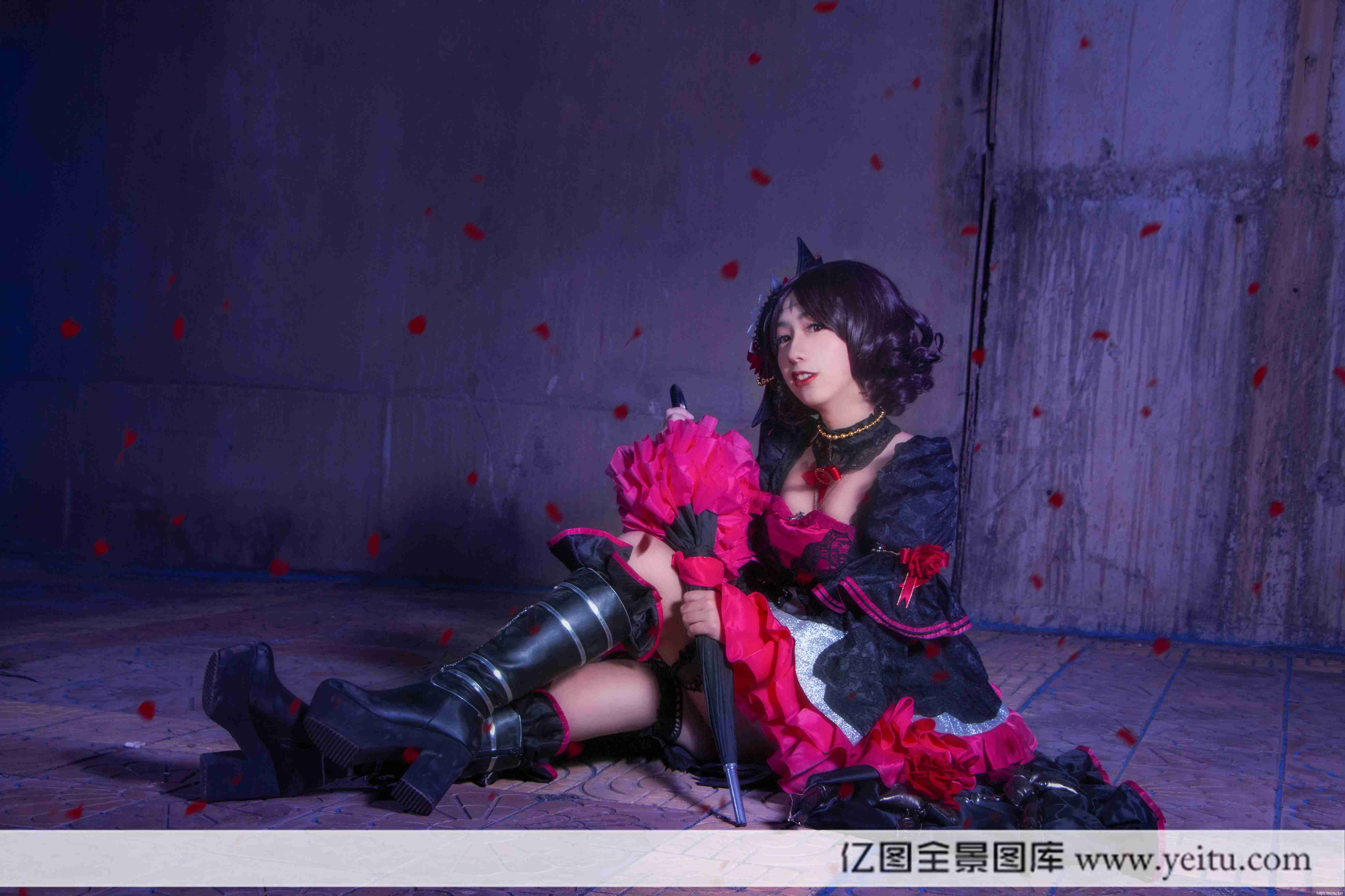 coser沐恩COSPLAY王者荣耀露娜哥特玫瑰