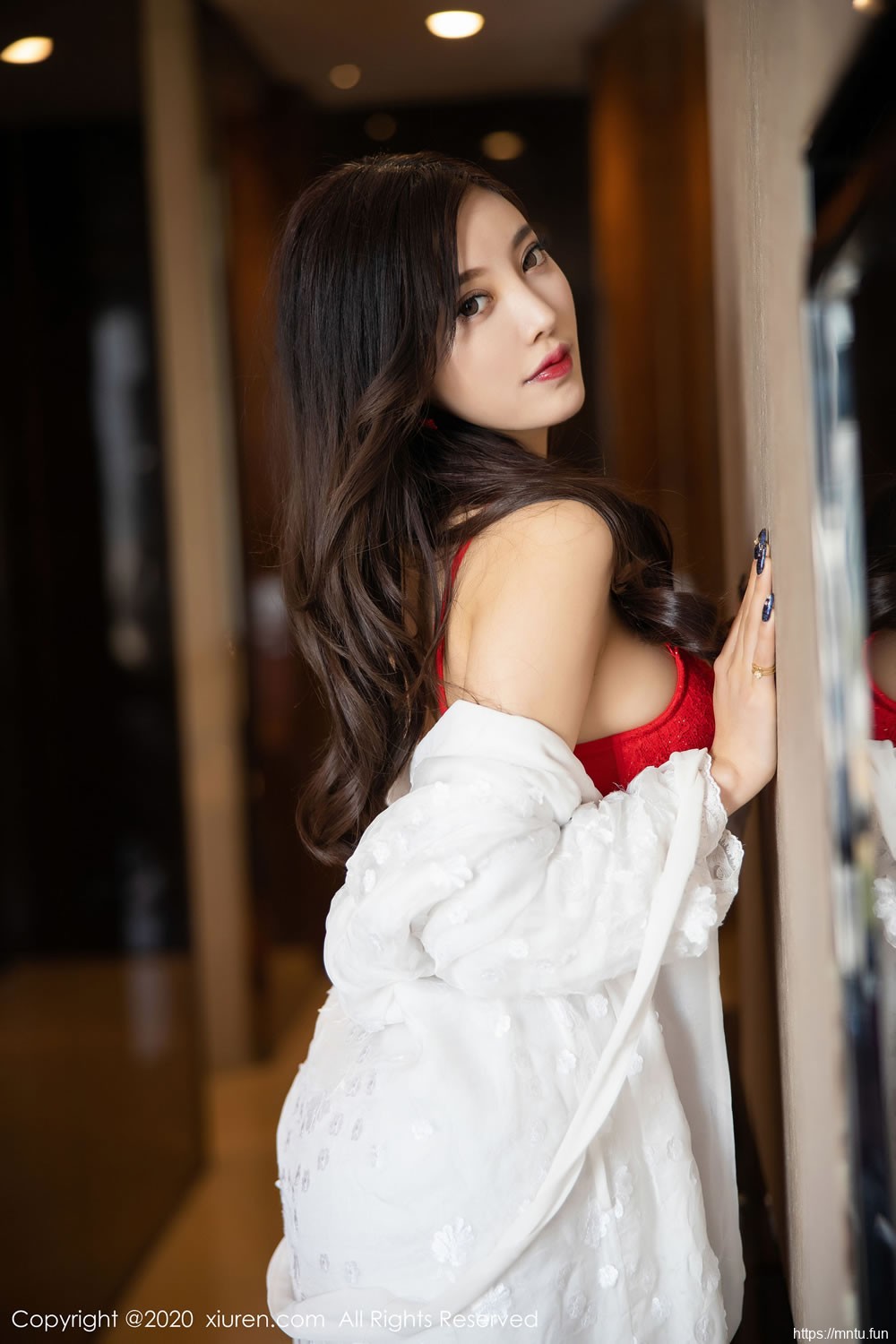 杨晨晨sugar《红红火火性感内衣》 [秀人XIUREN] No.1949