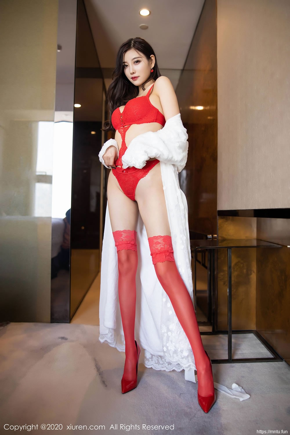 杨晨晨sugar《红红火火性感内衣》 [秀人XIUREN] No.1949