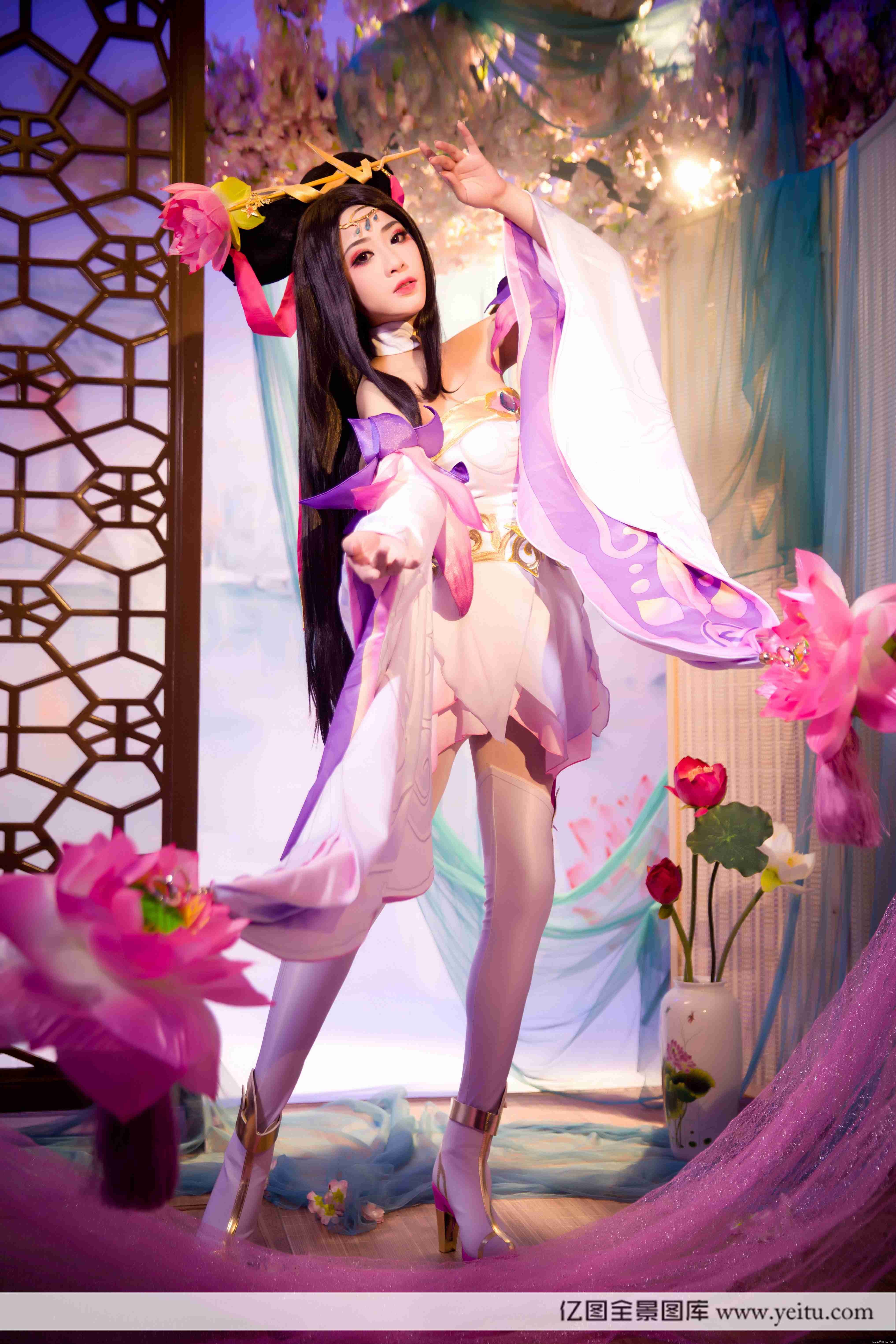 清纯萌妹子月出东君COSPLAY王者荣耀貂蝉