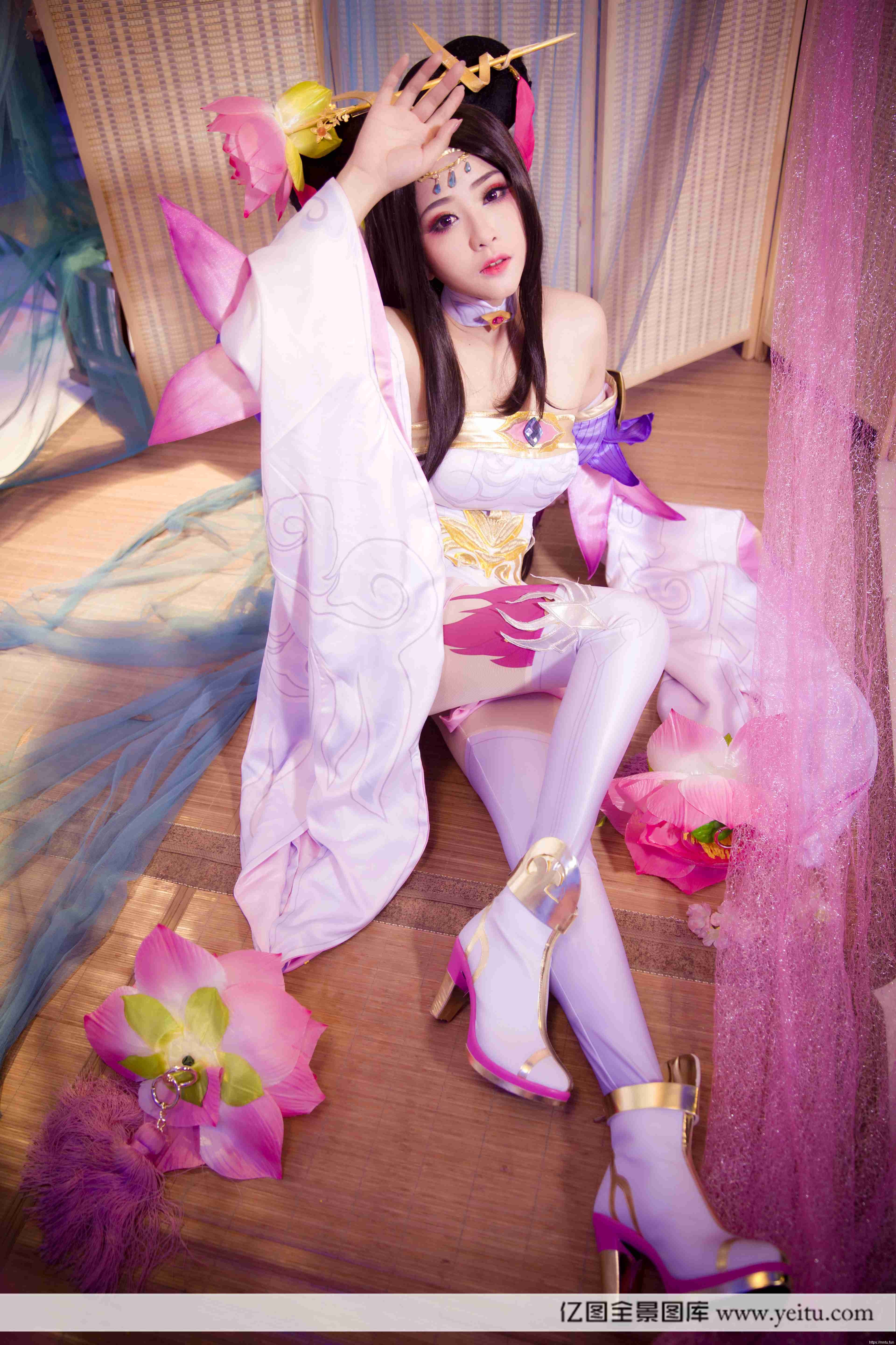 清纯萌妹子月出东君COSPLAY王者荣耀貂蝉