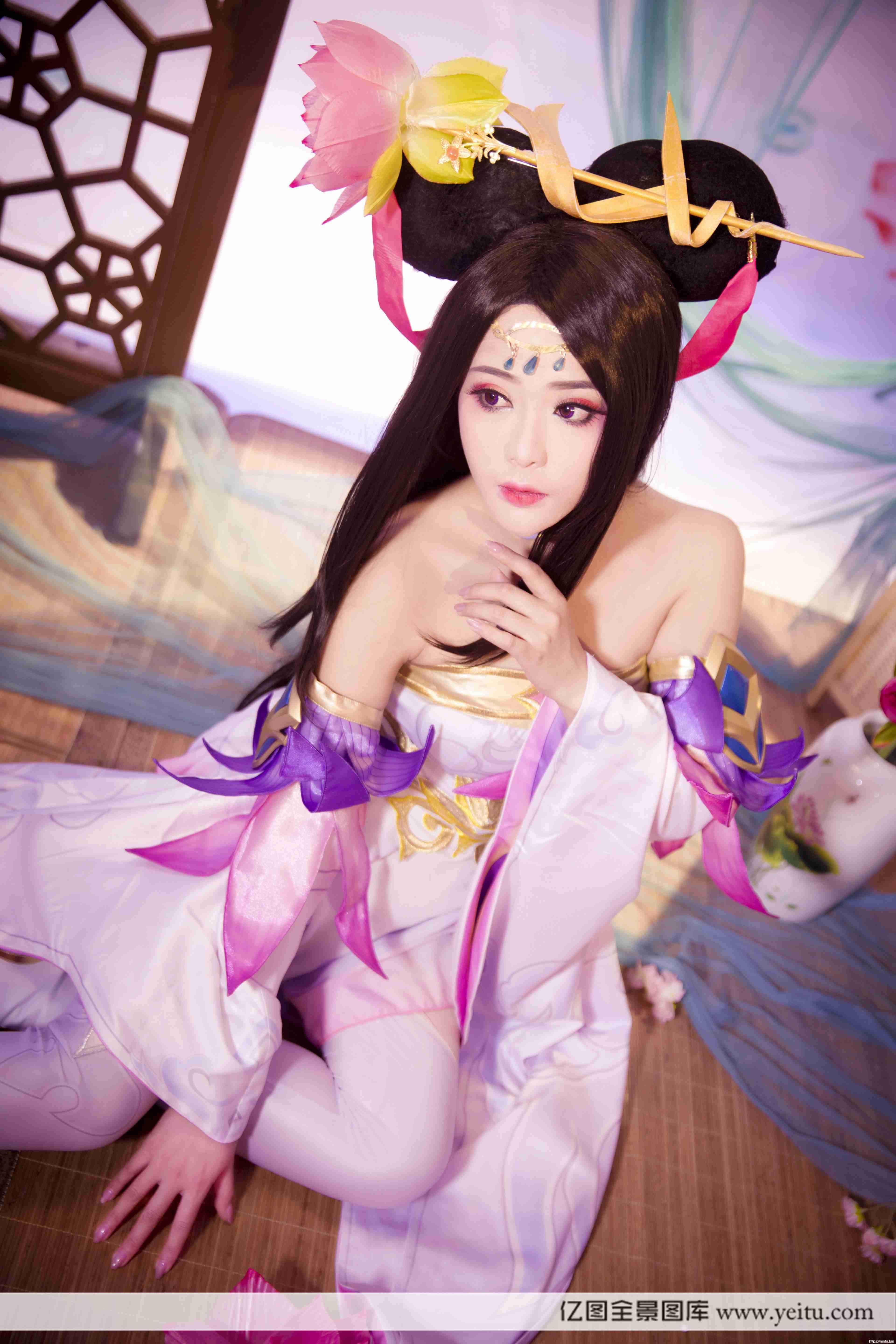 清纯萌妹子月出东君COSPLAY王者荣耀貂蝉