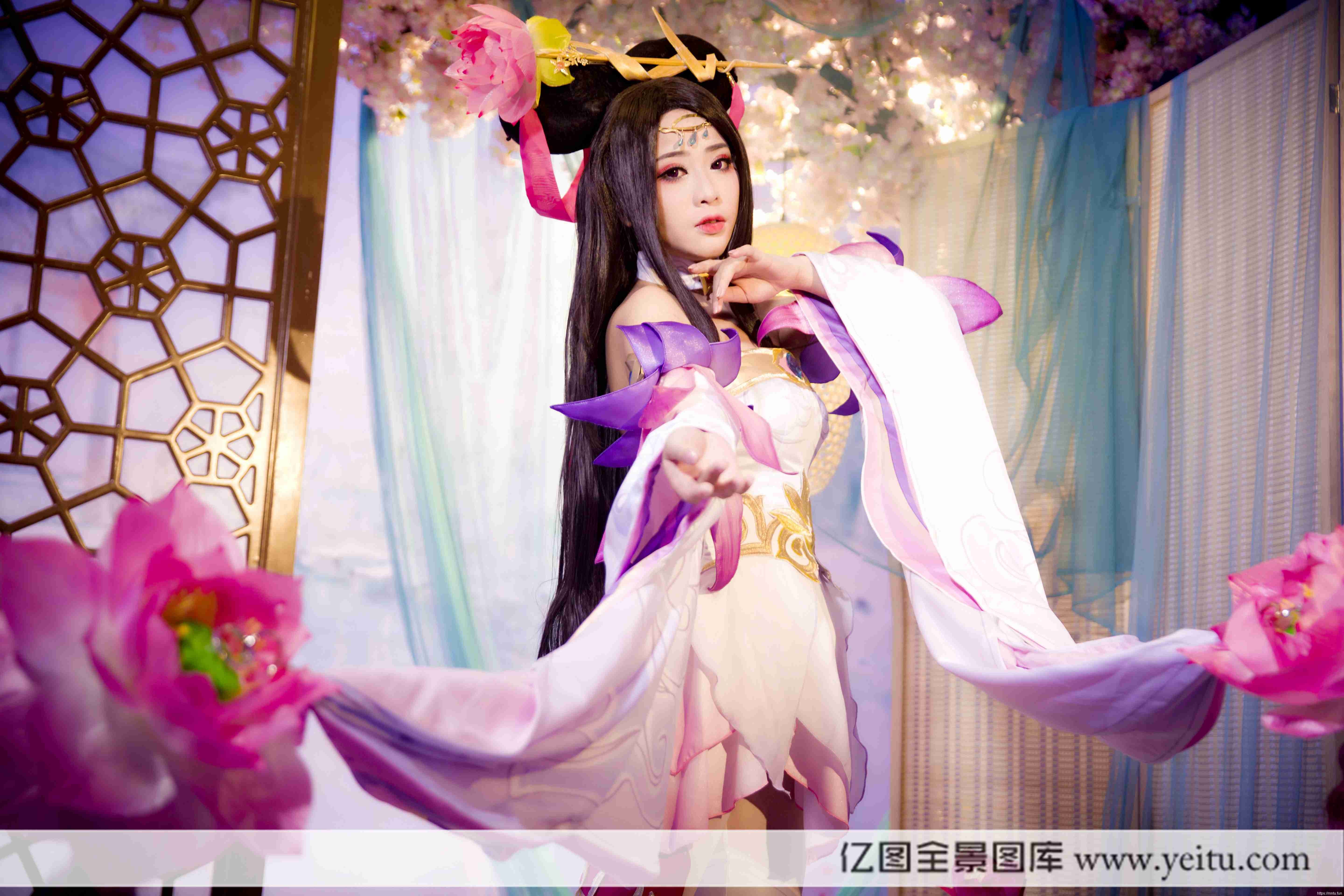 清纯萌妹子月出东君COSPLAY王者荣耀貂蝉