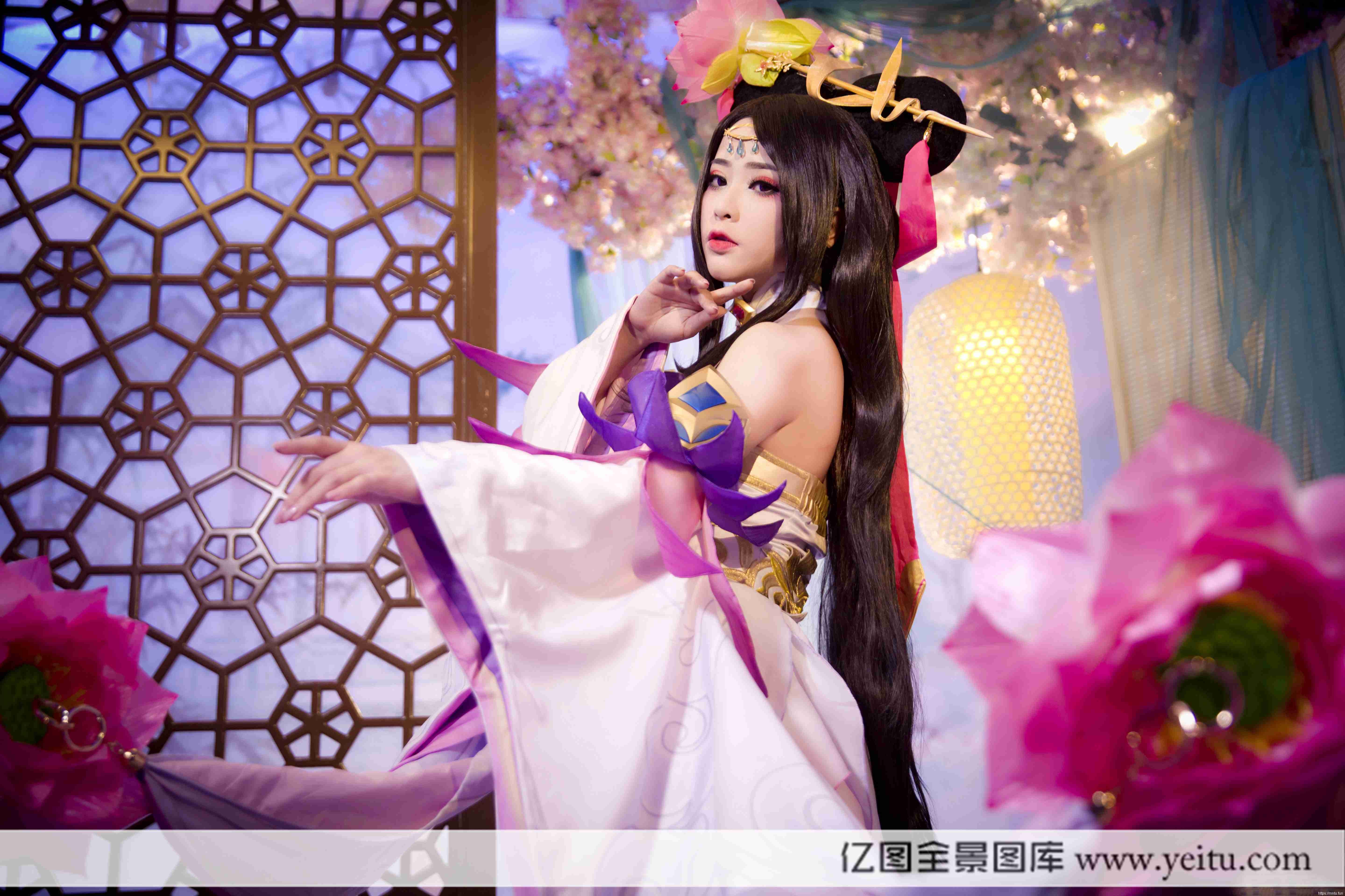 清纯萌妹子月出东君COSPLAY王者荣耀貂蝉