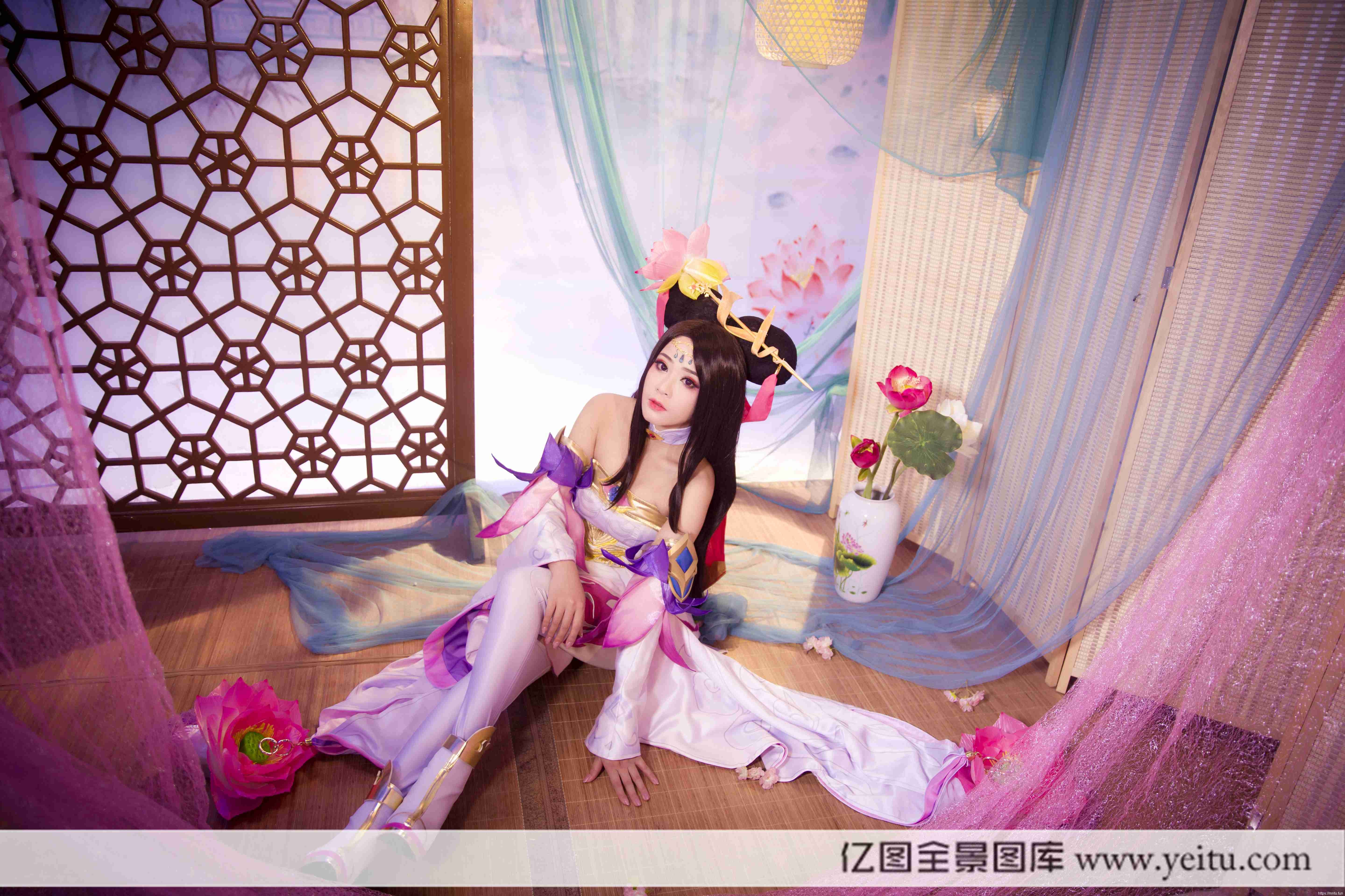 清纯萌妹子月出东君COSPLAY王者荣耀貂蝉