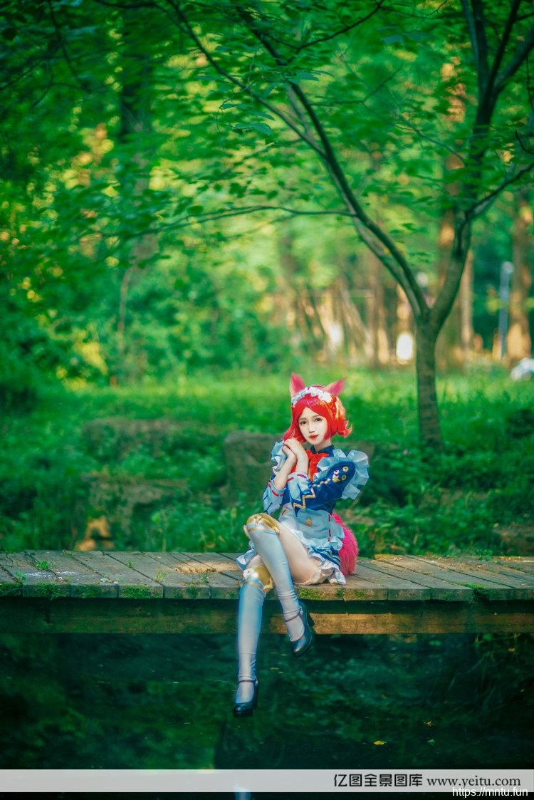 青春美少女吃土少女COSPLAY王者荣耀妲己