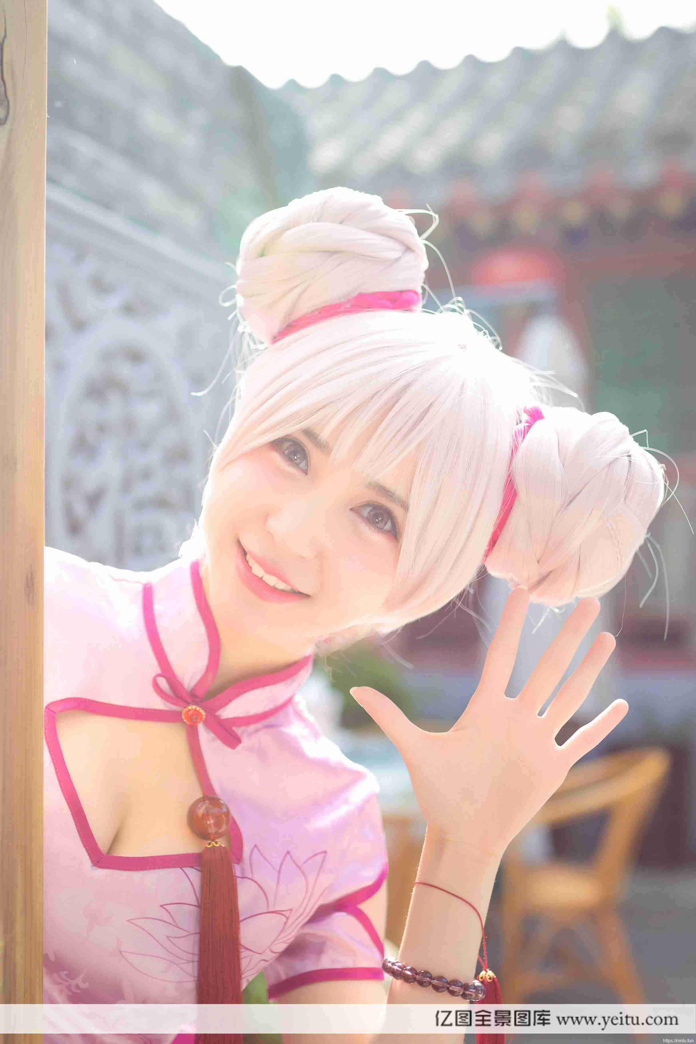 清纯萌妹子常飞飞COSPLAY王者荣耀小乔