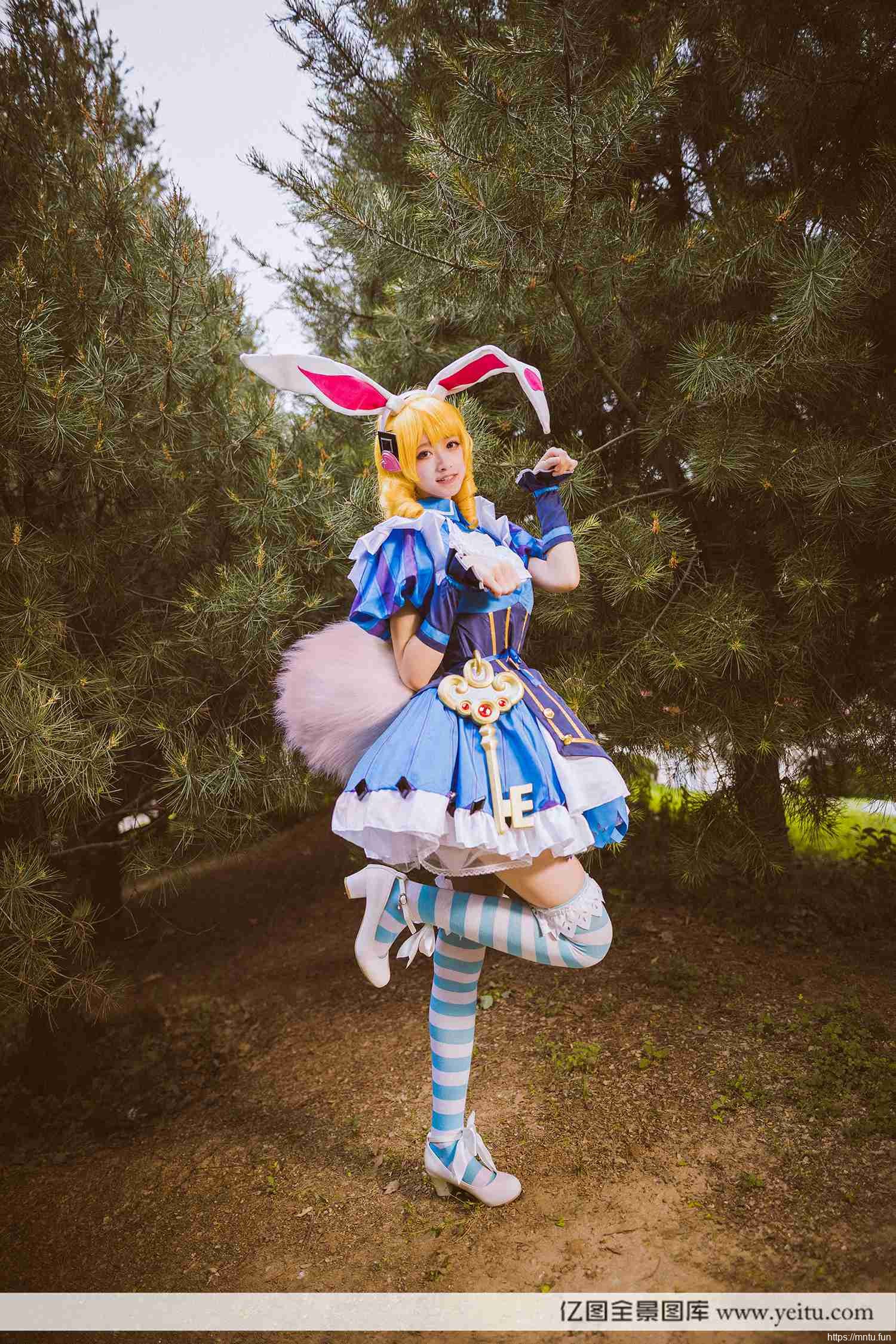 COS爱好者時雨不迟扮演王者荣耀妲己