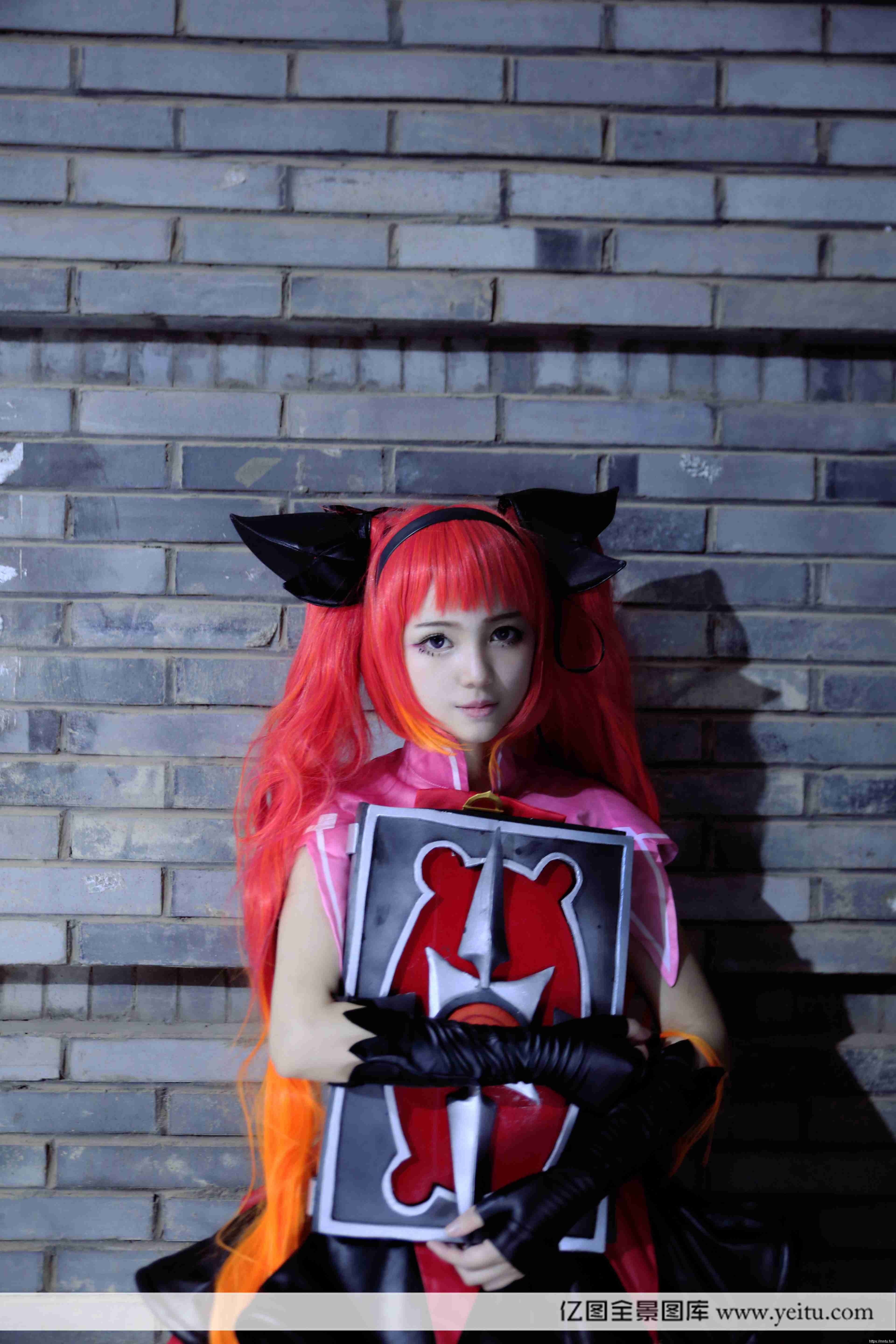 清纯萌妹子暴君的深情COSPLAY王者荣耀安琪拉