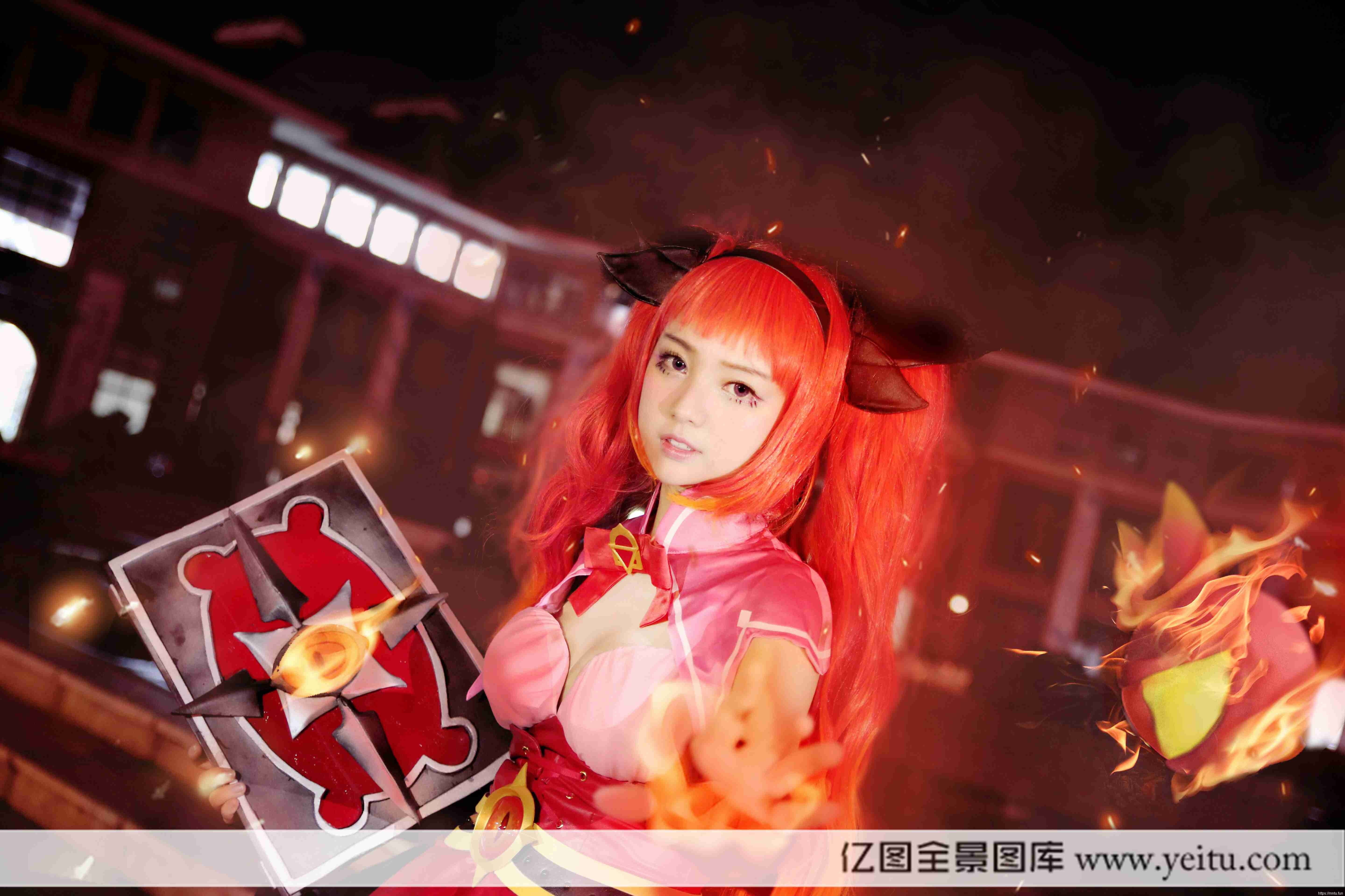 清纯萌妹子暴君的深情COSPLAY王者荣耀安琪拉