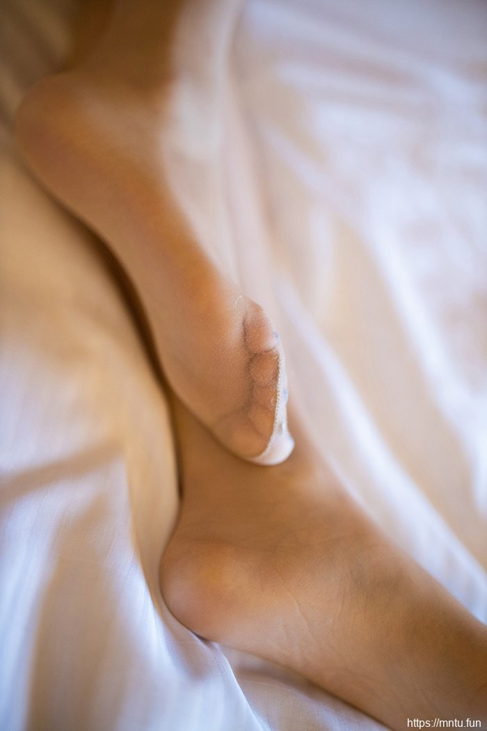 心爱女友允儿肉丝长腿性感迷惑你