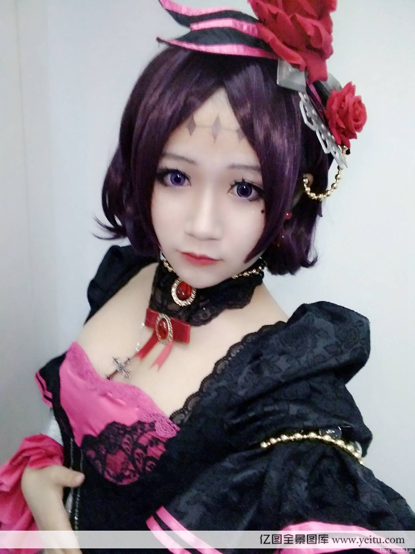 青春美少女夏柒COSPLAY王者荣耀露娜