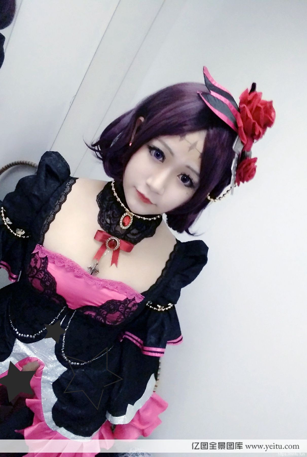 青春美少女夏柒COSPLAY王者荣耀露娜