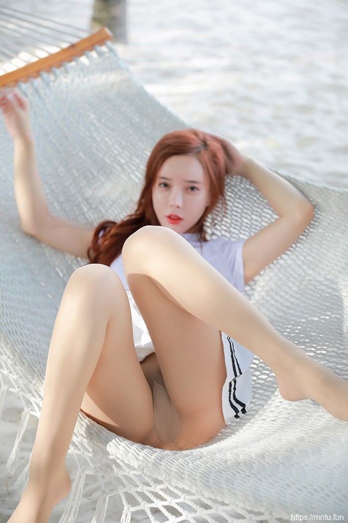 百变女神艾小青肉丝高跟性感十足