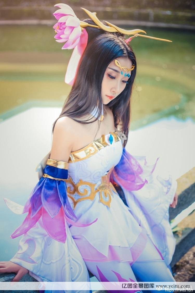 长发妹子天天COSPLAY王者荣耀貂蝉